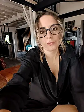 Jade Emeraud online show from 03/26/26, 09:40