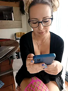 Jade Emeraud online show from 12/04/25, 03:11