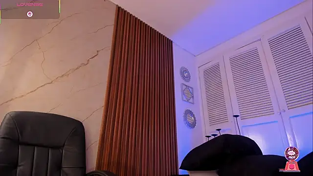 Emiilycollins online show from 02/04/26, 04:51