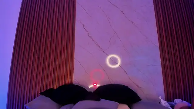 Emiilycollins online show from 12/05/25, 02:10