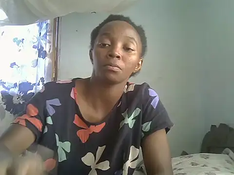 Snapshot of ElianeHot chatting on 06/14/26, 01:01 ElianeHot online show from 06/14/26, 01:01