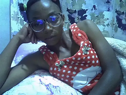 ElianeHot online show from 04/12/26, 06:44