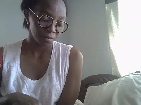 Snapshot of ElianeHot chatting on 09/09/25, 07:51 ElianeHot online show from 09/09/25, 07:51