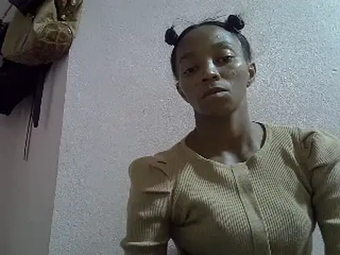 Snapshot of ElianeHot chatting on 02/26/25, 03:10 ElianeHot online show from 02/26/25, 03:10