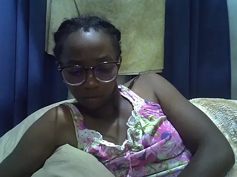 ElianeHot online show from 03/23/26, 07:47