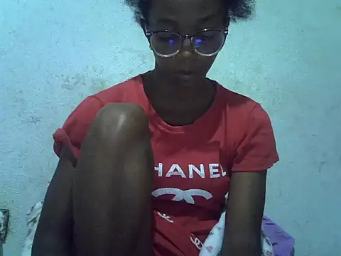 ElianeHot online show from 04/15/26, 06:34