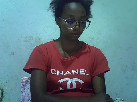 ElianeHot online show from 04/15/26, 07:58