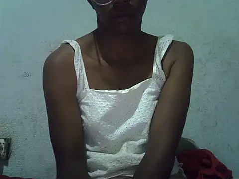 Snapshot of ElianeHot chatting on 06/10/26, 07:48 ElianeHot online show from 06/10/26, 07:48