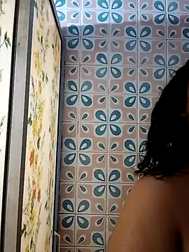 Snapshot of Alisteresa_ chatting on 07/17/26, 01:47 Alisteresa online show from 07/17/26, 01:47