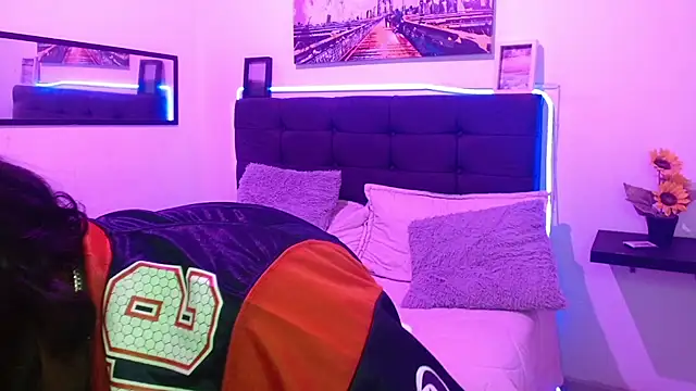 Snapshot of Alisteresa_ chatting on 11/13/25, 01:31 Alisteresa online show from 11/13/25, 01:31