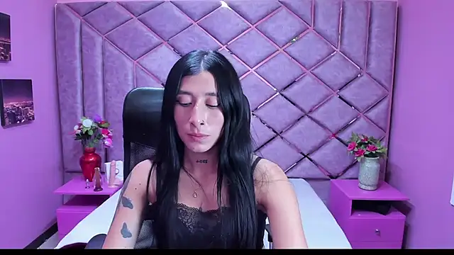 Snapshot of Nairobi_Skinny_ chatting on 09/18/25, 03:20 Nairobi Skinny  online show from 09/18/25, 03:20