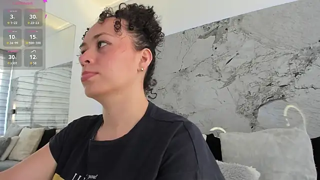 LIZ HOLMES online show from 11/11/25, 12:00