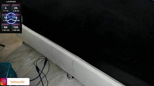 Snapshot of LIZ_HOLMES chatting on 02/27/25, 12:12 LIZ HOLMES online show from 02/27/25, 12:12