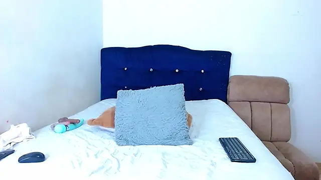 katarinademon online show from 12/17/25, 09:09