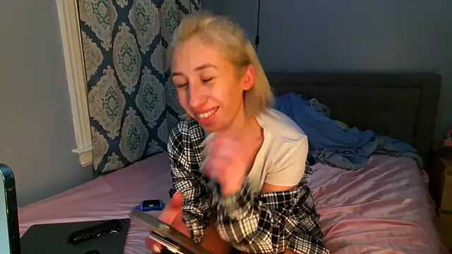 petitebarbiexxx online show from 03/19/25, 05:19