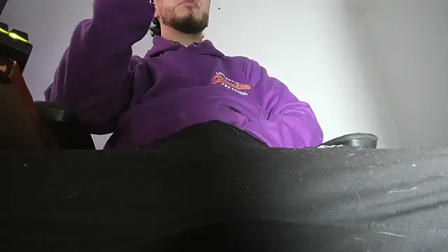 s sven03 online show from 11/11/25, 03:34