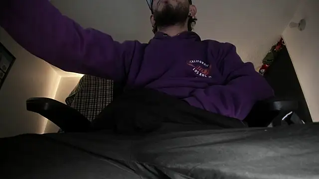 s sven03 online show from 09/30/25, 02:34