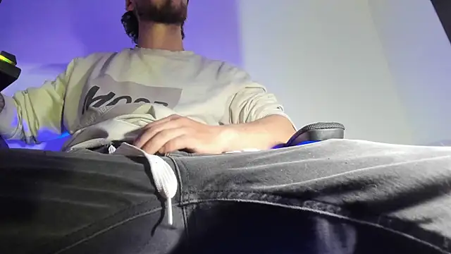 s sven03 online show from 11/25/25, 01:17