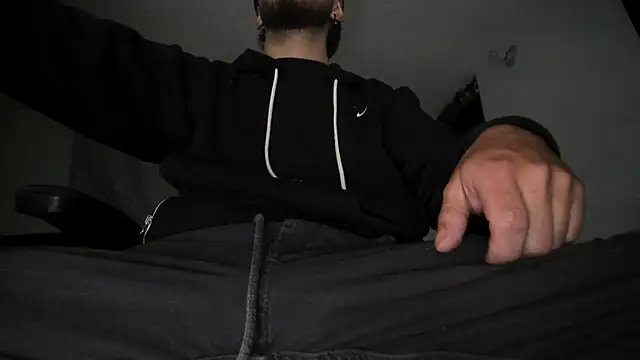 s sven03 online show from 09/10/25, 03:49