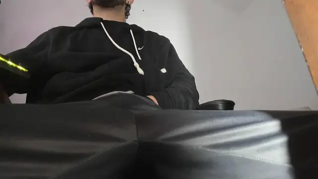 s sven03 online show from 11/14/25, 10:52