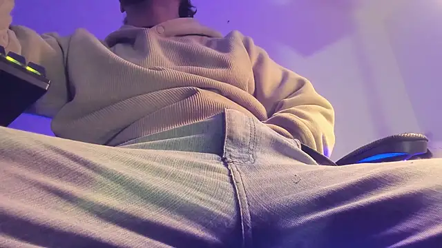 s sven03 online show from 12/04/25, 04:55