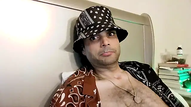 Snapshot of GForceSavage chatting on 11/20/25, 05:30 GForceSavage online show from 11/20/25, 05:30