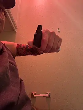 Snapshot of GForceSavage chatting on 11/28/25, 12:33 GForceSavage online show from 11/28/25, 12:33