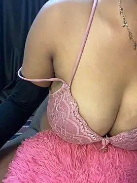 Mia 656 online show from 10/31/25, 12:24