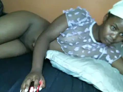 Snapshot of princess-maira chatting on 03/21/25, 02:28 princess-maira online show from 03/21/25, 02:28