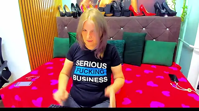 Lilly hott online show from 10/01/25, 05:28