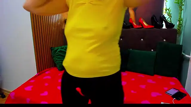 Lilly hott online show from 10/09/25, 05:57