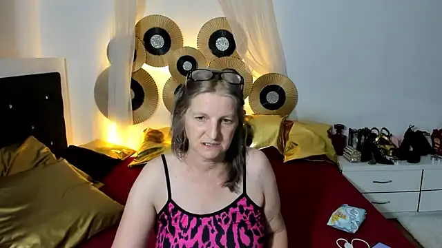 Lilly hott online show from 09/11/25, 09:04