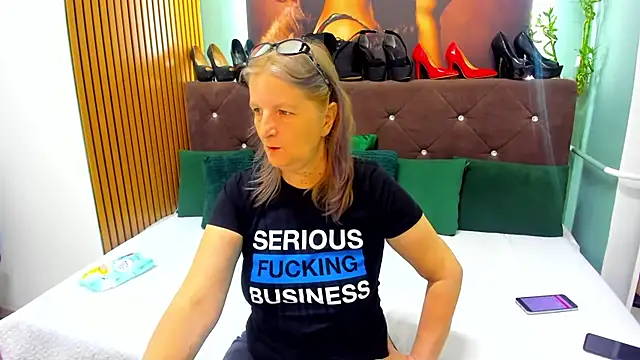 Lilly hott online show from 09/18/25, 06:11