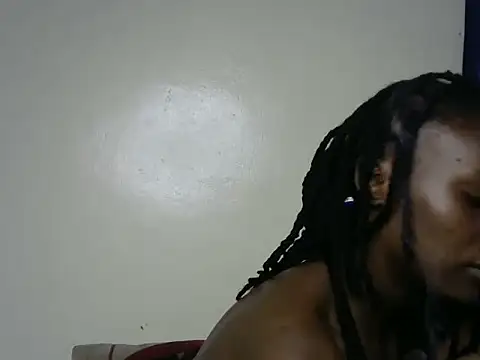 Snapshot of Rasta_tattooed chatting on 09/19/25, 04:33 Rasta tattooed online show from 09/19/25, 04:33