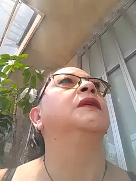 Vivianmature online show from 03/15/26, 04:03