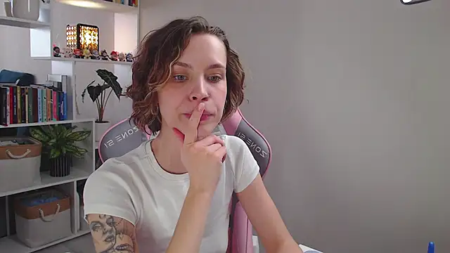 Snapshot of milly_ross chatting on 02/07/25, 09:58 milly ross online show from 02/07/25, 09:58