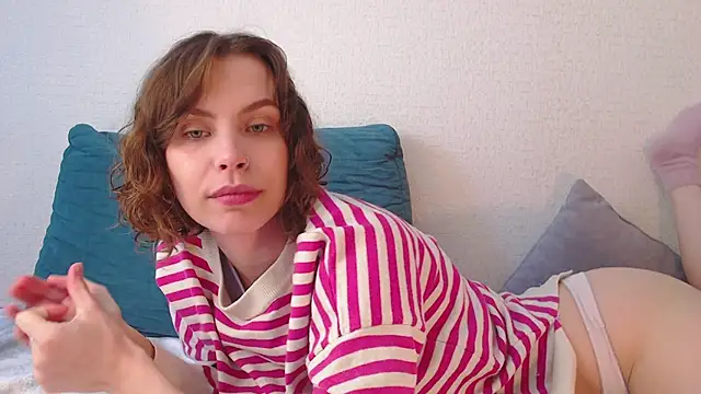Snapshot of milly_ross chatting on 09/13/25, 08:36 milly ross online show from 09/13/25, 08:36