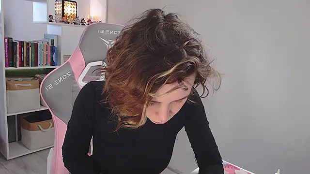 Snapshot of milly_ross chatting on 02/01/25, 07:15 milly ross online show from 02/01/25, 07:15