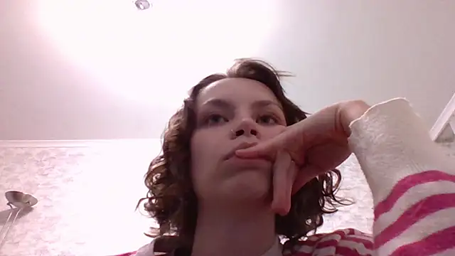 Snapshot of milly_ross chatting on 09/20/25, 04:34 milly ross online show from 09/20/25, 04:34