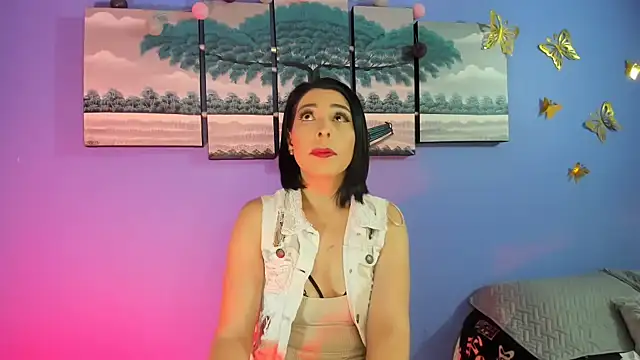 AdelleLennox cg online show from 02/05/25, 11:23