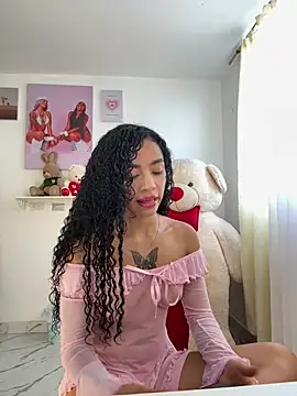 pretty pettite online show from 05/17/26, 03:34