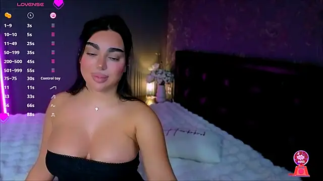 babyleilaa online show from 10/31/25, 11:00