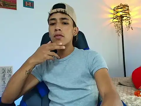 Ostin18hot online show from 11/30/25, 01:50