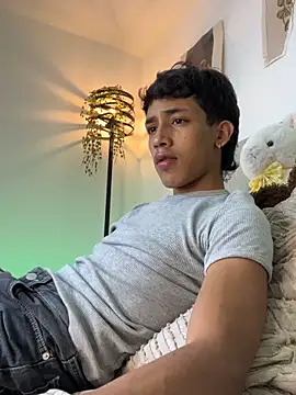 Ostin18hot online show from 12/03/25, 05:19