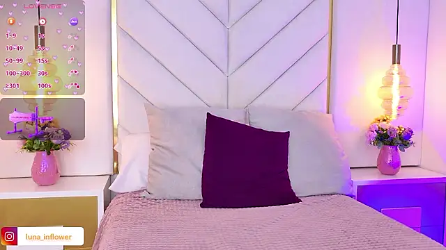 Flor delunaa online show from 03/10/26, 12:53