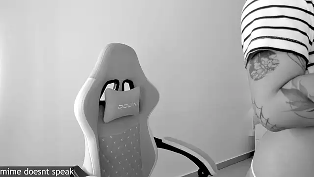 Adria ross online show from 09/20/25, 01:38