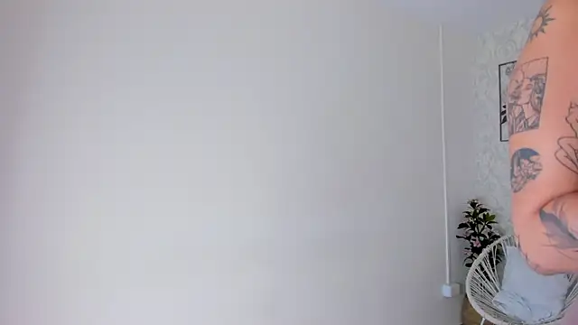 Adria ross online show from 10/31/25, 12:24