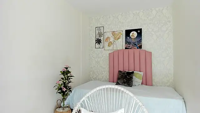 Adria ross online show from 10/21/25, 12:26