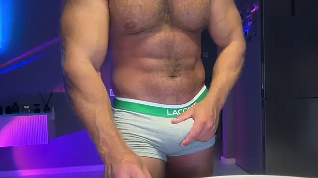 KarlosRichi online show from 11/13/25, 04:16