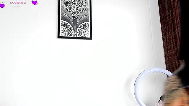 VeronicaTonu online show from 10/31/25, 02:46